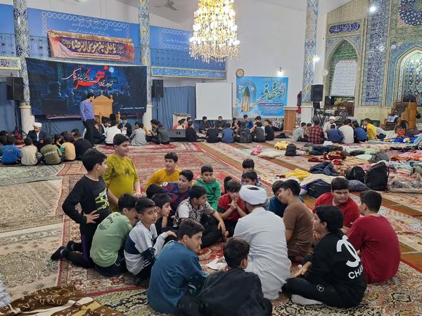 اعتکاف دانش‌آموزی در مسجد جامع قائمشهر