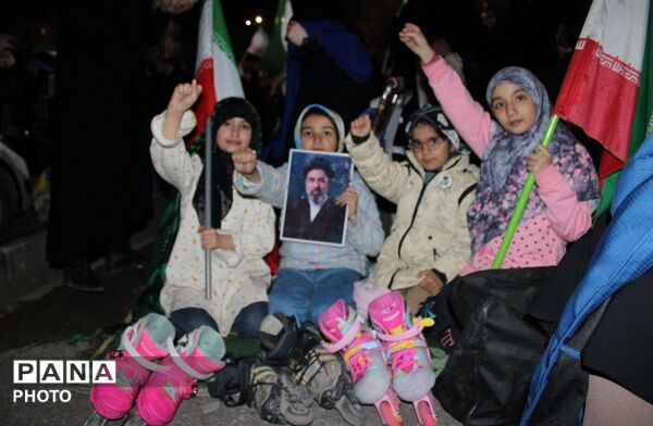  دهه نودی ها طراوت بخش اجتماعات شبانه در بلوار فضل نیشابور