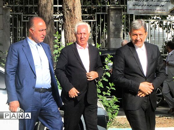 آیین کلنگ‌زنی مدرسه ۹ کلاسه انقلاب اسلامی فلاورجان