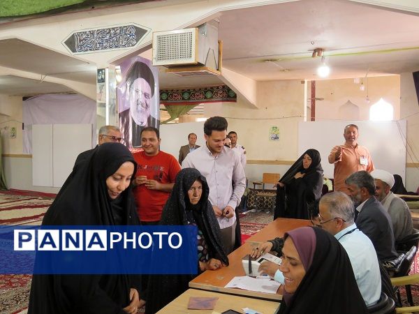 دور دوم انتخابات چهاردهمین دوره ریاست‌جمهوری در شهر درق