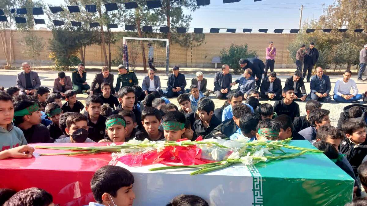 استقبال از شهید گمنام در دبیرستان شهید ذاکری زارچ