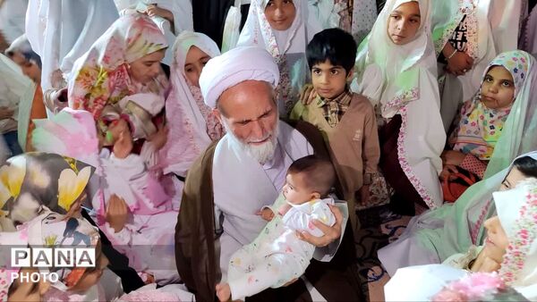 تجمعات مردمی نجف آباد همراه با جشن تکلیف دختران و اقامه نماز استغاثه