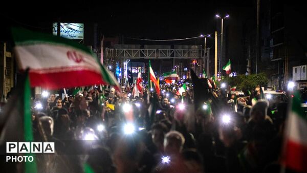 ما به‌صبح ظهور نزدیکیم، این علم بر زمین نمی‌افتد