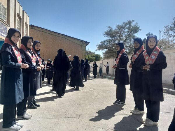 جشن عاطفه ها در هنرستان بنت الهدی صدر و دبستان حضرت آسیه (س) شهر رباط‌سنگ