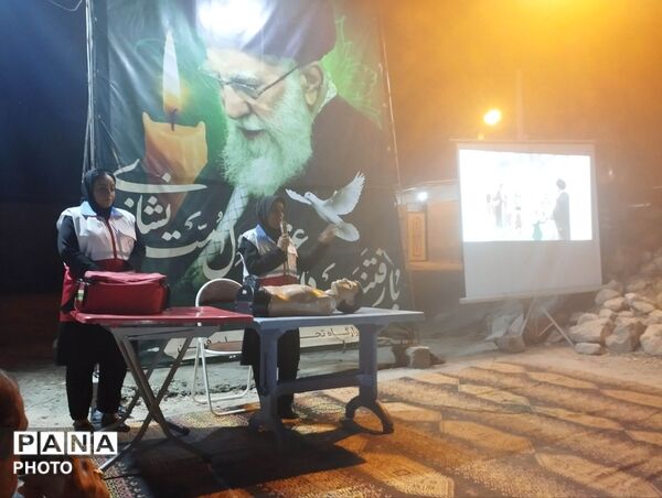 برگزاری دوره آموزشی هلال‌احمر در فین محله مارم ایستگاه وحدت