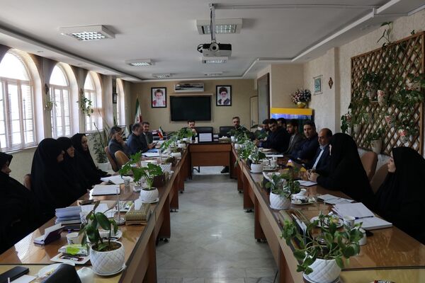 نشست هم‌اندیشی معاونت پرورشی و فرهنگی اداره‌کل آموزش و پرورش با ناحیه 4 مشهد
