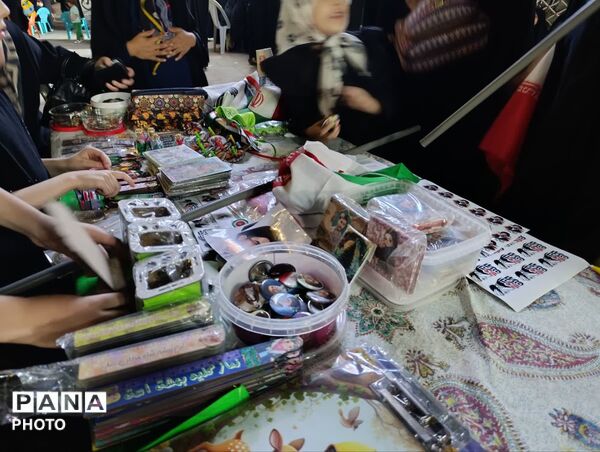 جلوه‌هایی از تجمع میدان امام خمینی(ره) قم در دومین شب محرم