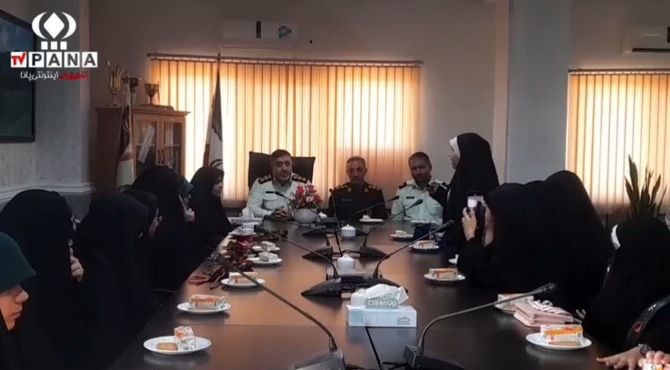 حضور دختران حاج قاسم شهرستان آزادشهر در ستاد انتظامی این شهرستان بمناسبت هفته فراجا