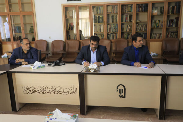 دیدار مدیران آموزش‌ و‌ پرورش خراسان‌جنوبی با نماینده ولی‌فقیه در استان 