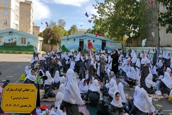 اردوی یک روزه درون مدرسه‌ای در دبستان دخترانه فردوسی 2 ناحیه یک اردبیل