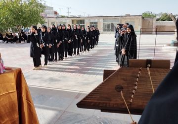 جشن جوانه‌ها در دبیرستان سبحان بروجن برگزار شد