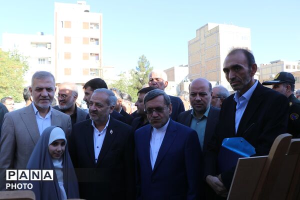 «مهر کریمانه» با حضور وزیر آموزش و پرورش در دبستان پروین اعتصامی بهارستان‌دو