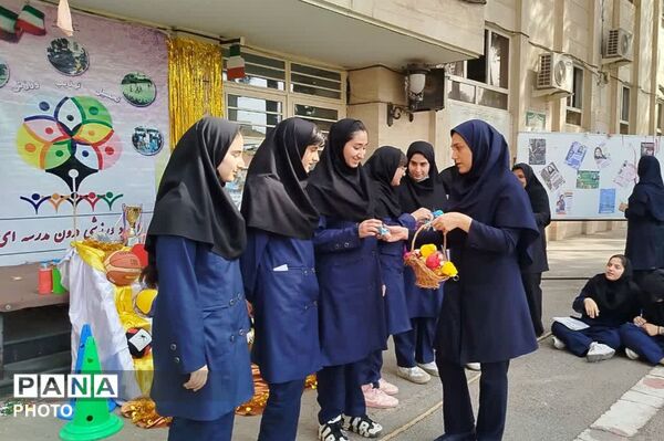  المپیاد ورزشی درون‌مدرسه‌ای در دبیرستان نمونه دولتی فاطمه زهرا (س)