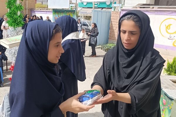 جشن جوانه ها در دبیرستان مهر نیشابور