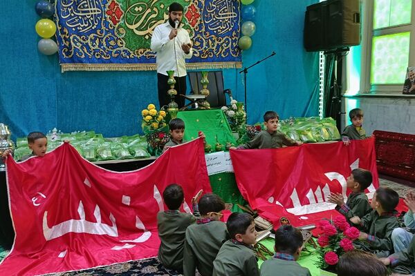 جشن قرآن دانش‌آموزان دبستان دکتر اکبری باقرشهر 