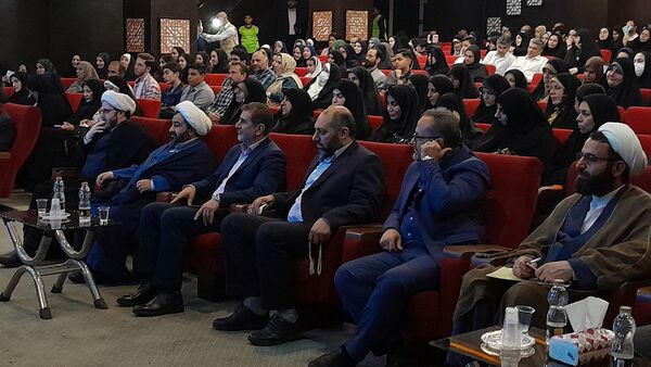 اختتامیه ششمین اجلاسیه نماز  در آستان امامزاده طاهر (ع) کرج