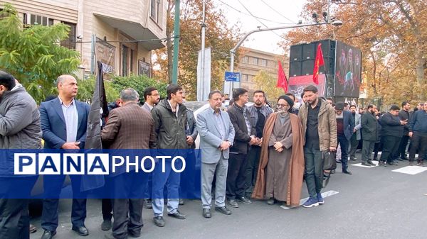 شکوه حضور فرهنگیان مناطق تهران در تشییع شهید گمنام