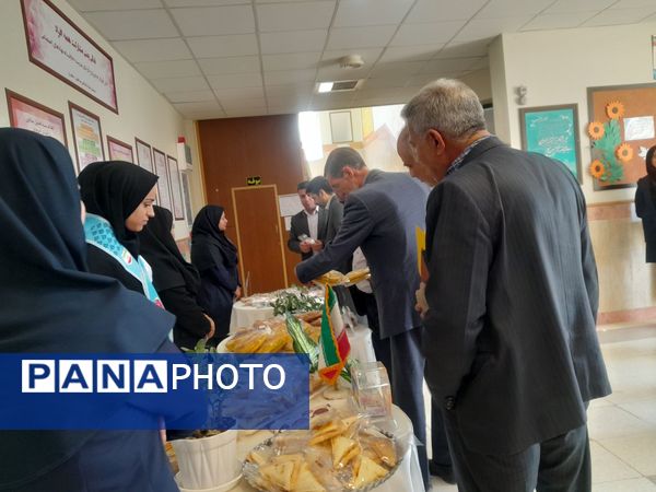 جشن عاطفه ها در هنرستان بنت الهدی صدر و دبستان حضرت آسیه (س) شهر رباط‌سنگ