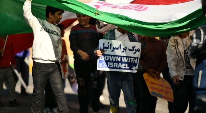 13 آبان صرفاً یک تاریخ نیست