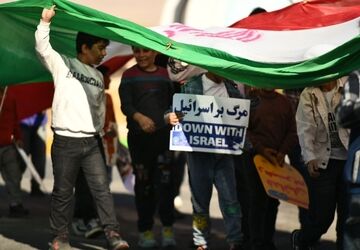 13 آبان صرفاً یک تاریخ نیست