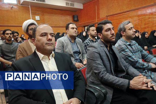 نشست هماهنگی مدیران ورامین برای برگزاری برنامه‌های یوم‌الله ۱۳ آبان