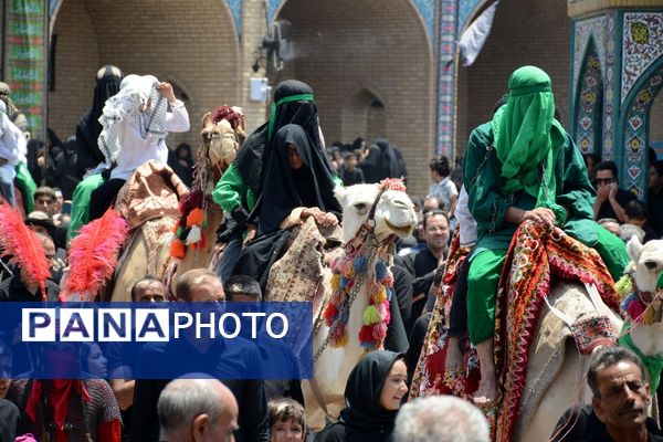 عزاداری ظهر عاشورا در شهر بافران 