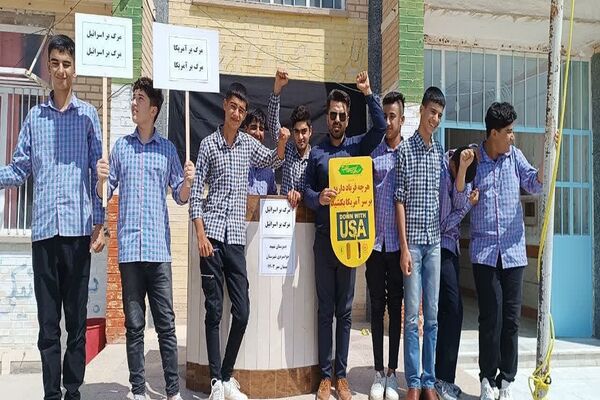 دانش‌آموزان بهبهانی فریاد «مرگ بر اسرائیل» سر دادند