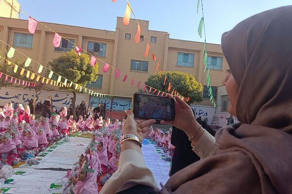نغمه‌های قرآنی در دل دختران دبستان میقات بهارستان دو طنین‌انداز شد