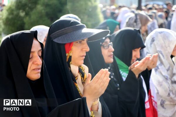 اجتماع مومنانه مردم زرقان در عید سعید فطر 