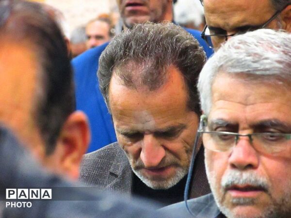 نماز جماعت همزمان با اربعین رهبر شهید انقلاب اسلامی