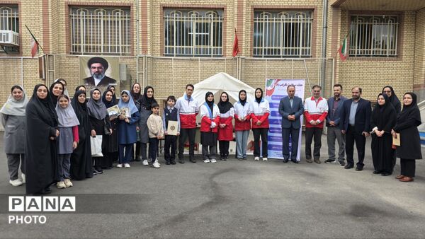 تقدیر از تلاشگران دانش‌آموزان فردیسی در عرصه سلامت 