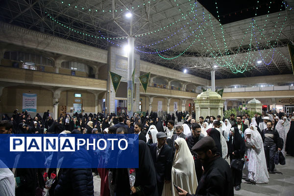 جشن ازدواج ۷۳۰ زوج دانشجوی در حرم حضرت معصومه(س)