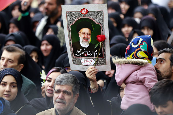 تشییع پیکر شهدای خدمت در تبریز