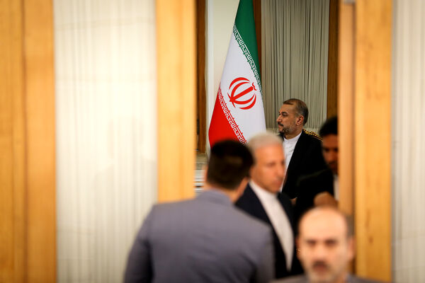 دیپلمات شهید