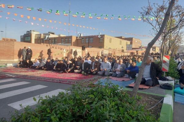 اقامه نماز عید فطر در قیامدشت ناحیه یک ری