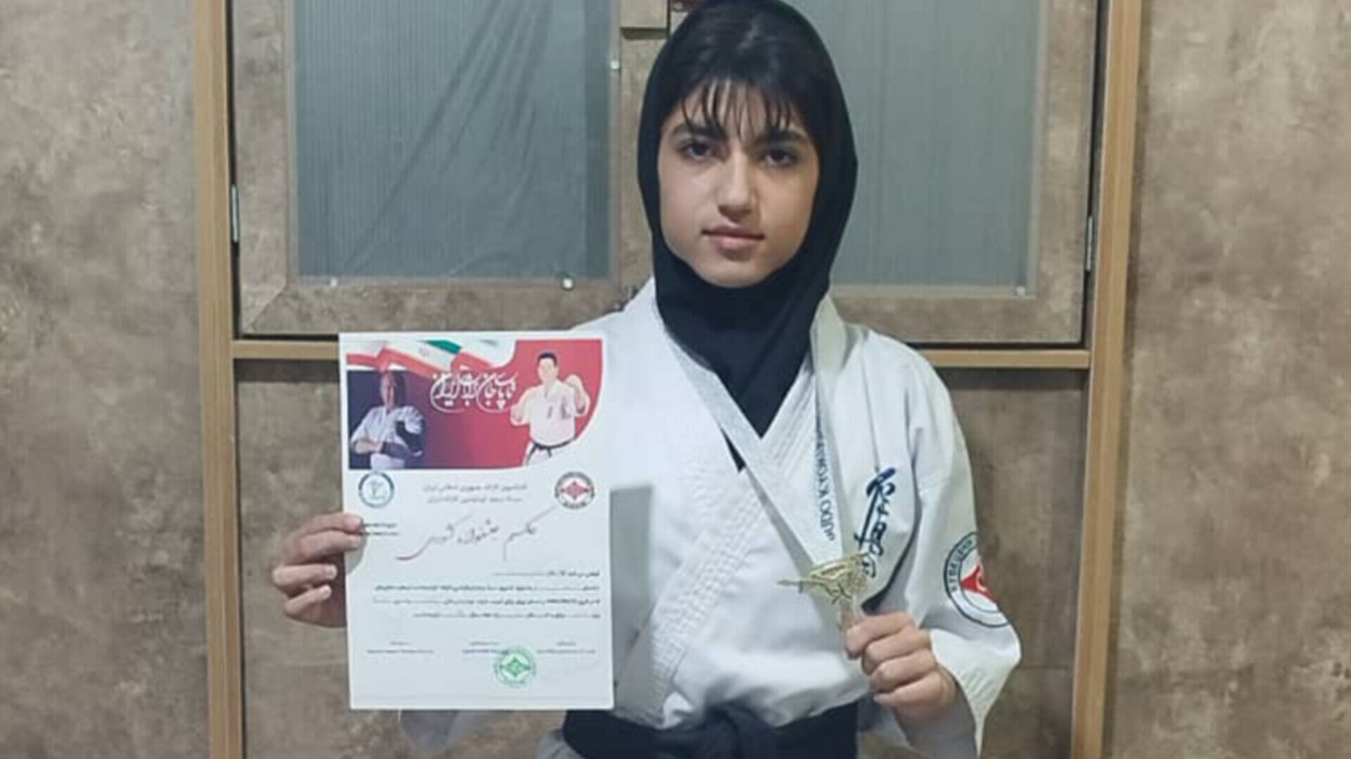 رامش بهاروندی با درخشش در مسابقات کشوری کاراته مدال طلا کسب کرد