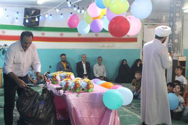 مراسم جشن آغاز سال تحصیلی در دبستان شاهد امیدهای انقلاب