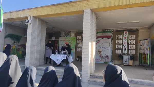 گام‌های استوار، آینده‌ای روشن: جشن آغاز سال تحصیلی در دبیرستان شاهد ام ابیها آباده