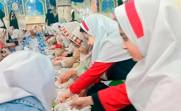 دانش‌آموزان بویین‌زهرایی در جشن روزه‌اولی‌ها از خدای خود تشکر کردند