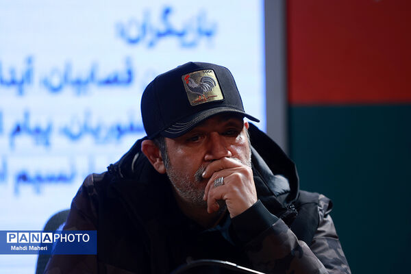 نشست نقد و بررسی فیلم «غوطه‌ور» در چهل و چهارمین جشنواره ملی فیلم فجر