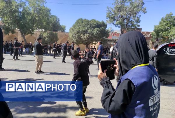 مراسم عزاداری و زنجیر زنی به مناسبت شهادت امام حسن عسکری«ع»