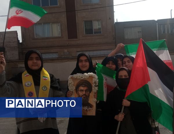 مراسم گرامیداشت شهدای مقاومت در دبیرستان گلشن آزادی مشهد