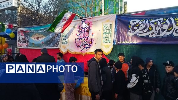 حضور مردم در مهمانی کیلومتری اعیاد شعبانیه نیشابور