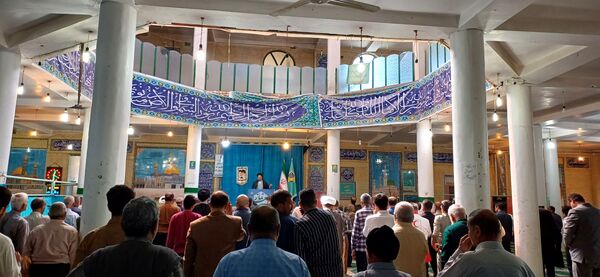 نماز جمعه باشکوه و آیین تجلیل از برگزیدگان رویداد «دختران حاج قاسم» 