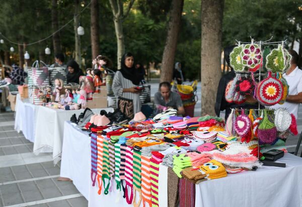 عصر بازار هنرمندان مشهدی در روزهای پنجشنبه