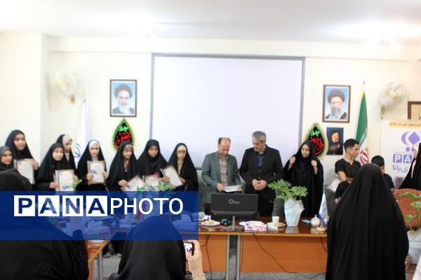 تجلیل از دانش‌آموز خبرنگاران پانا کاشان