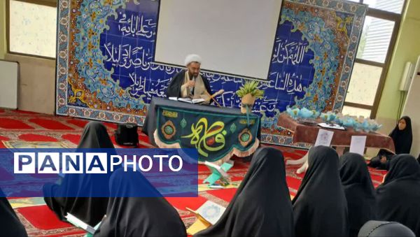 در پرتو آیات الهی؛ روایت لحظاتی از نور و اندیشه