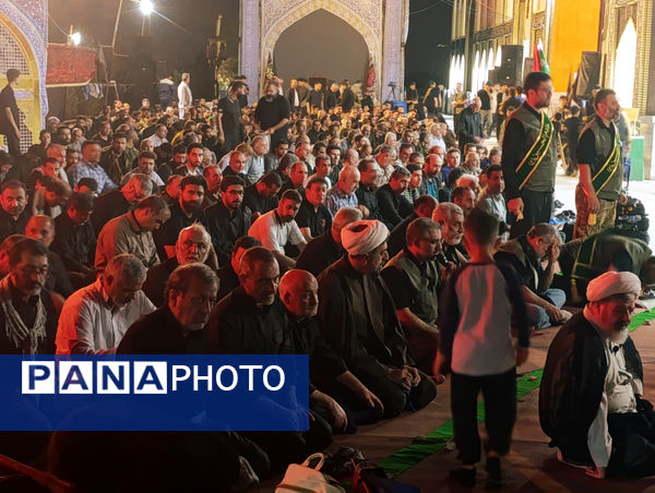 عاشقان حسینی در مسیر پیاده‌روی اربعین حسینی