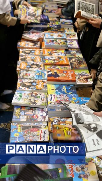 دبستان حافظ یک میزبان کتاب‌های شگفت انگیز 