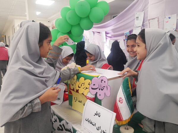 انتخابات شورای دانش آموزی در دبستان پورشهریاری